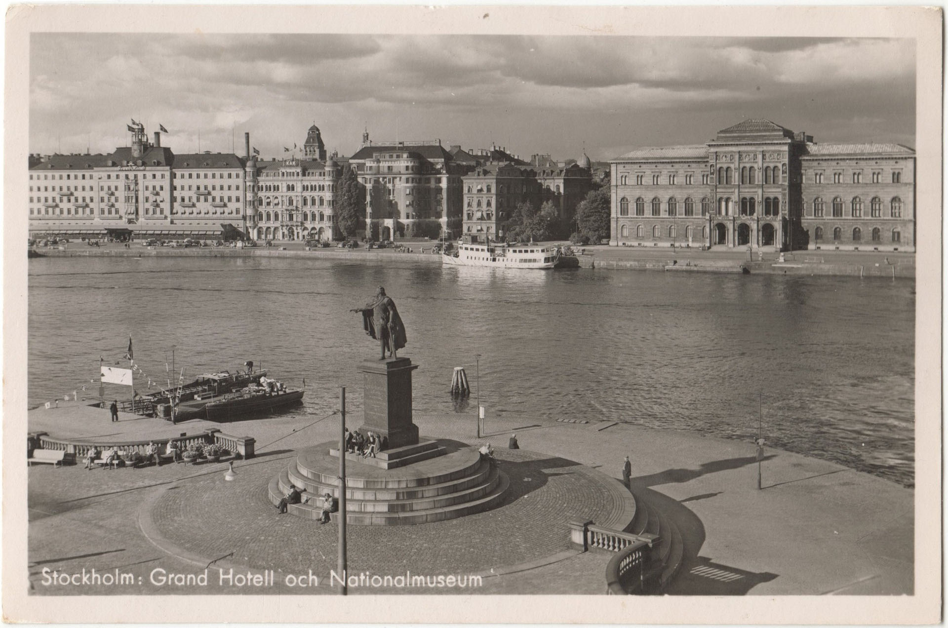 Blasieholmen_Grand_Hotell_O_Nationalmuseum_1951.jpg
