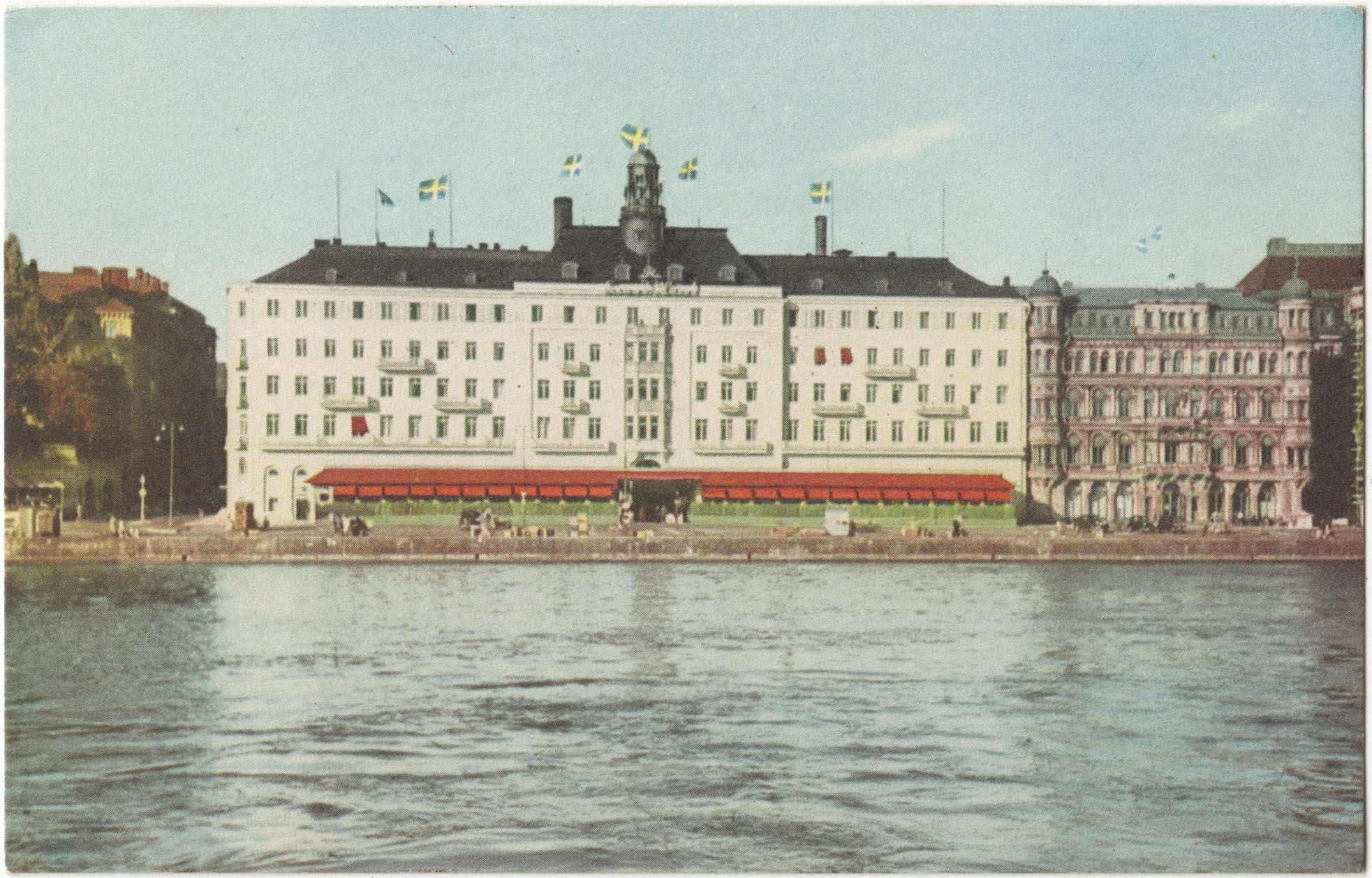 Blasieholmen_Grand_Hotell_Sago_Konst_Under_Broar_342.jpg