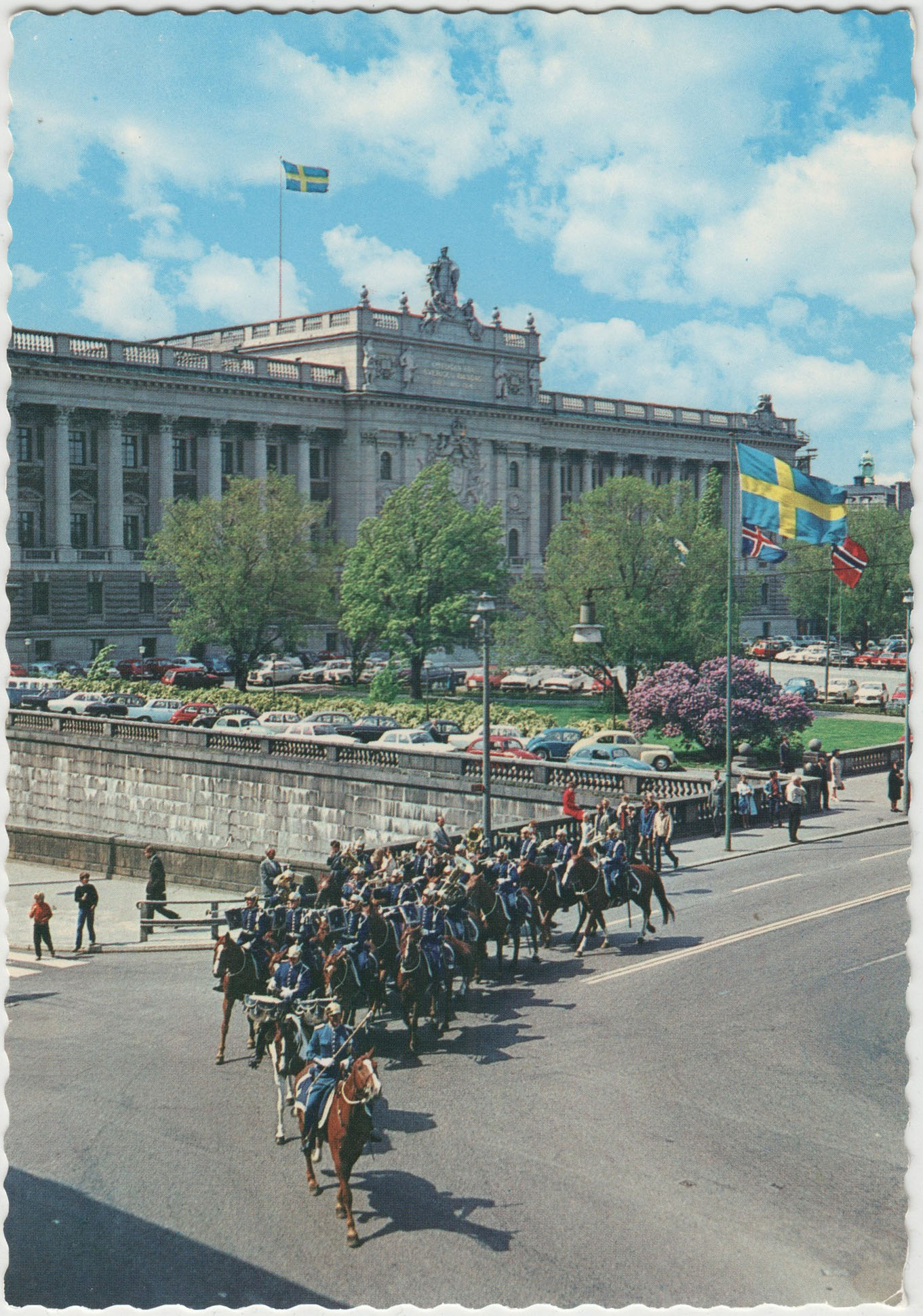 Helgandsholmen_Riksdagshuset_Vaktparaden_Grako_130_267_1974.jpg