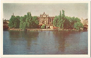 Helgandsholmen_Riksdagshuset_Ljunggrens_1918.jpg