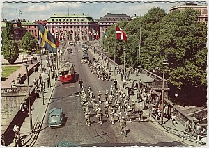 Helgandsholmen_Riksdagshuset_Vaktparaden_Ultra_324g_1951.jpg