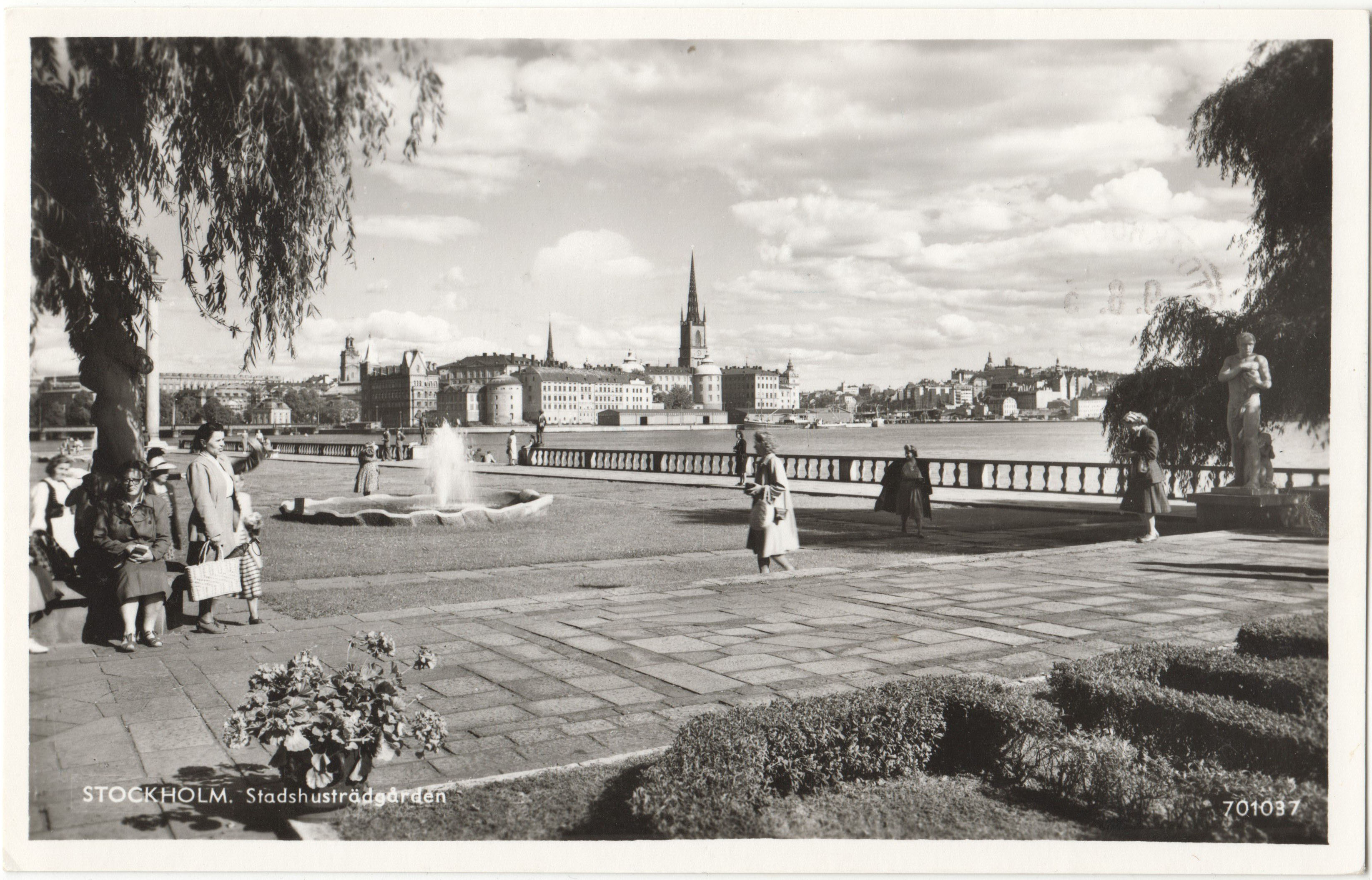 Kungsholmen_Stadshuset_Tradgarden_Pressbyran_701037_1955.jpg