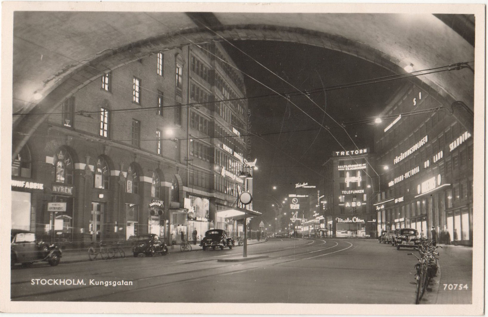 Norrmalm_Kungsgatan_Pressbyran_70754_1949.jpg