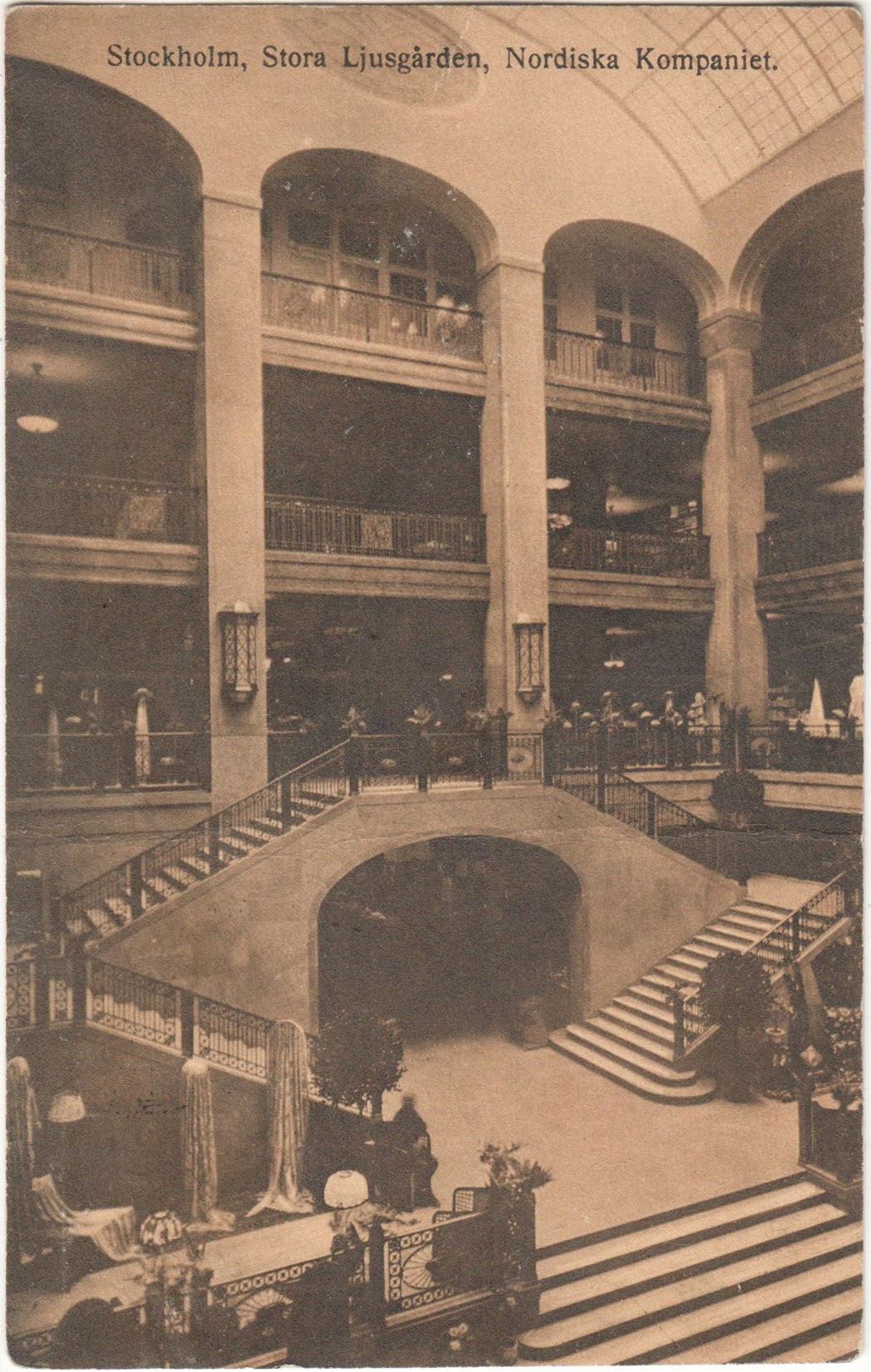 Norrmalm_Nk_Stora_Ljusgarden_Sv_Litografiska_1916.jpg
