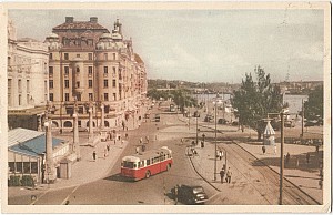 Norrmalm_Nybroplan_Och_Strandvagen_Pressbyran_1959.jpg