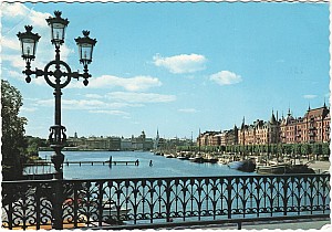 Ostermalm_Strandvagen_Fran_Djurgardsbron_Grako_130_427_1975.jpg
