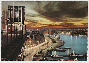 Sodermalm_Skeppsbron_Fran__Katarinahissen_Sa_Mar_S48.jpg