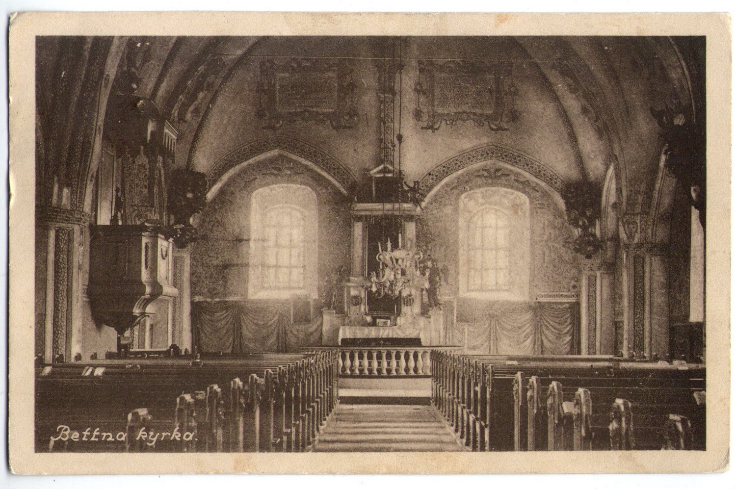bettna_kyrkan_inne.jpg