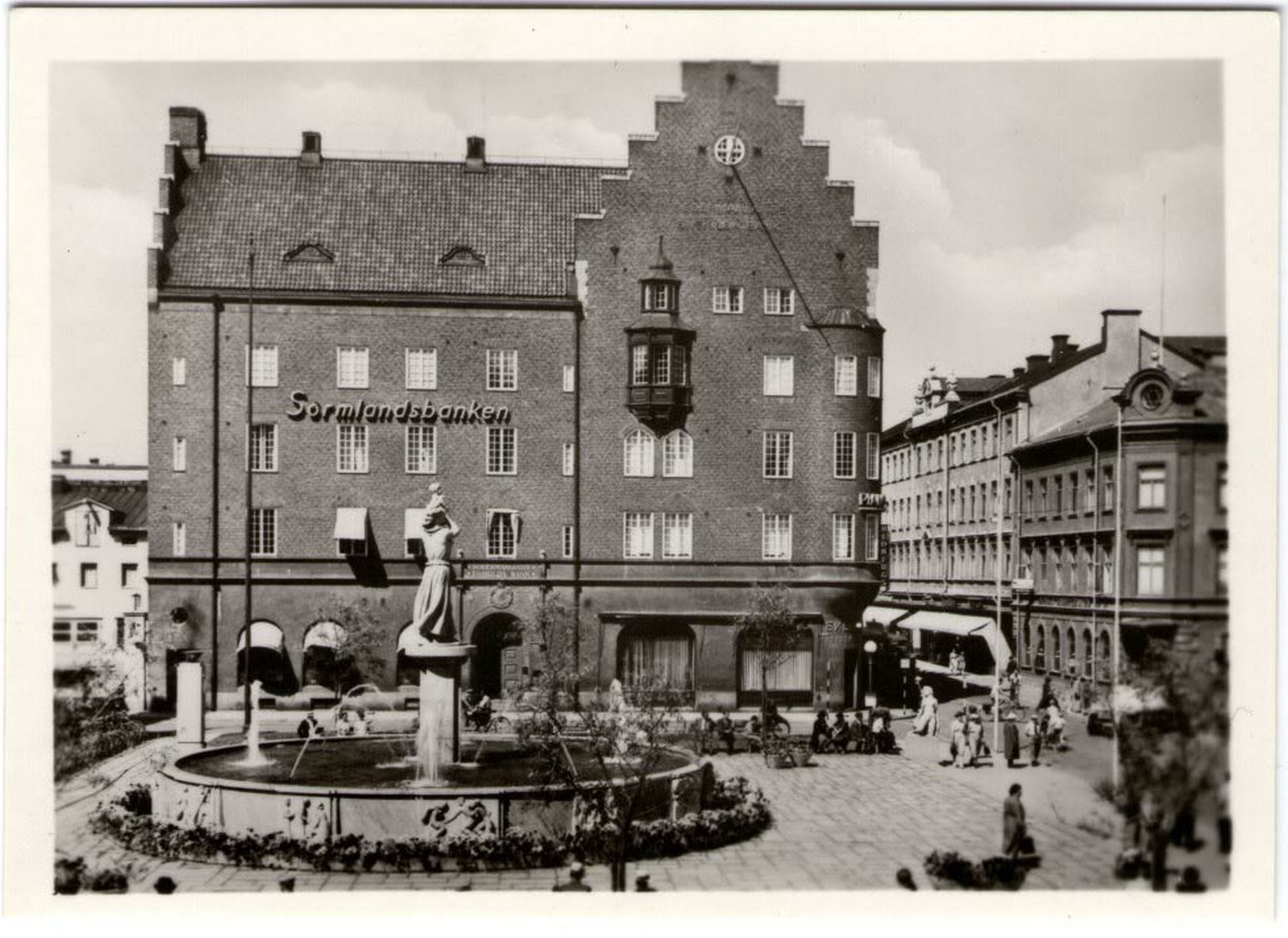 003_1950s_eskilstuna_fristadstorget2.jpg