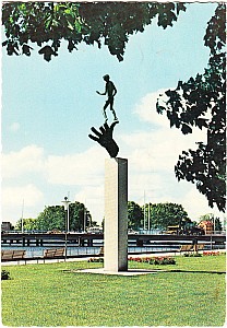 016_eskilstuna_guds_hand_ultra_j207_1979.jpg