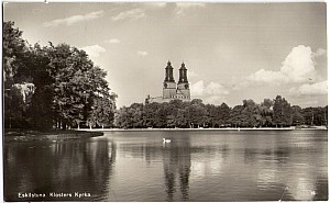 038_eskilstuna_bw_kloster_kyrka_urby_pappershandel.jpg
