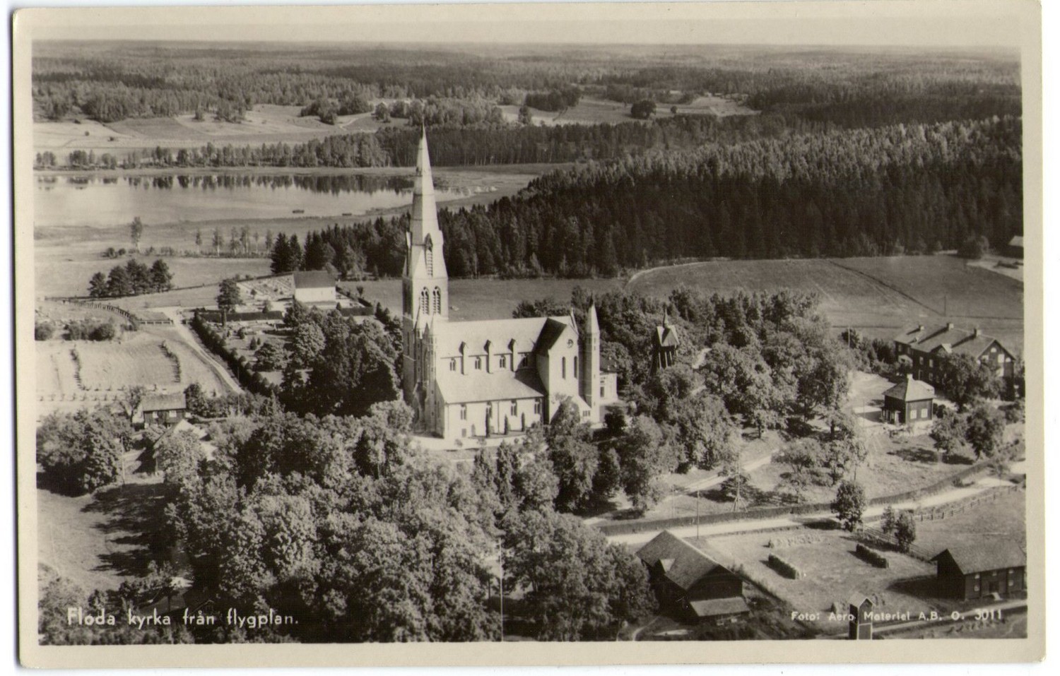 floda_kyrka_flygfoto_baaraffaren.jpg