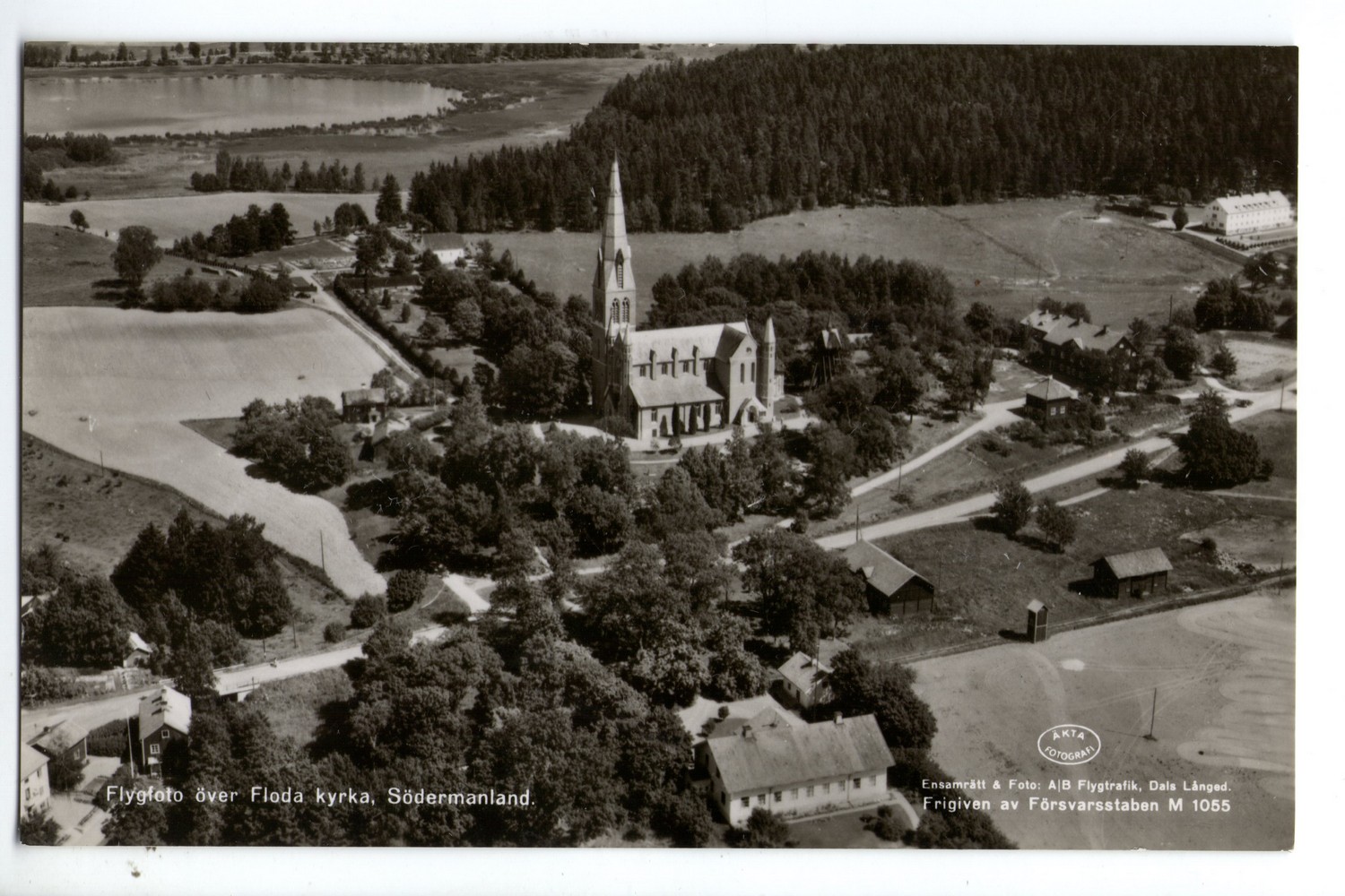 flodafors_kyrkan_flygfoto_m1055_front.jpg