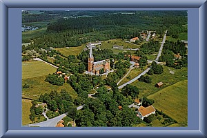 flodafors_kyrka_flygfoto_over_ab_flygtrafik_framed_48_1981.jpg
