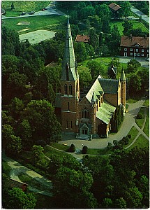 flodafors_kyrkan_flygfoto_1985_front.jpg