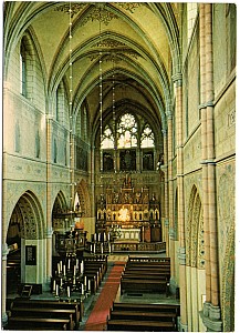 flodafors_kyrkan_inne_1985_front.jpg