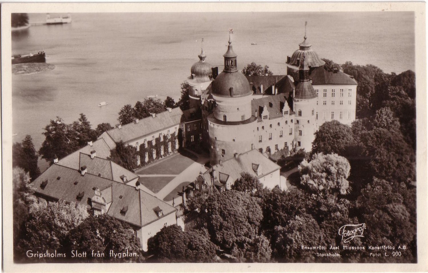 12_gripsholm_slott_flygfotoaxel_eliassin_l900.jpg