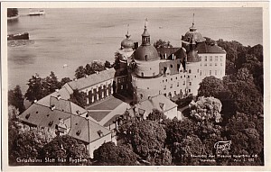 12_gripsholm_slott_flygfotoaxel_eliassin_l900.jpg