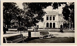 nykoping_book_07_teatern.jpg