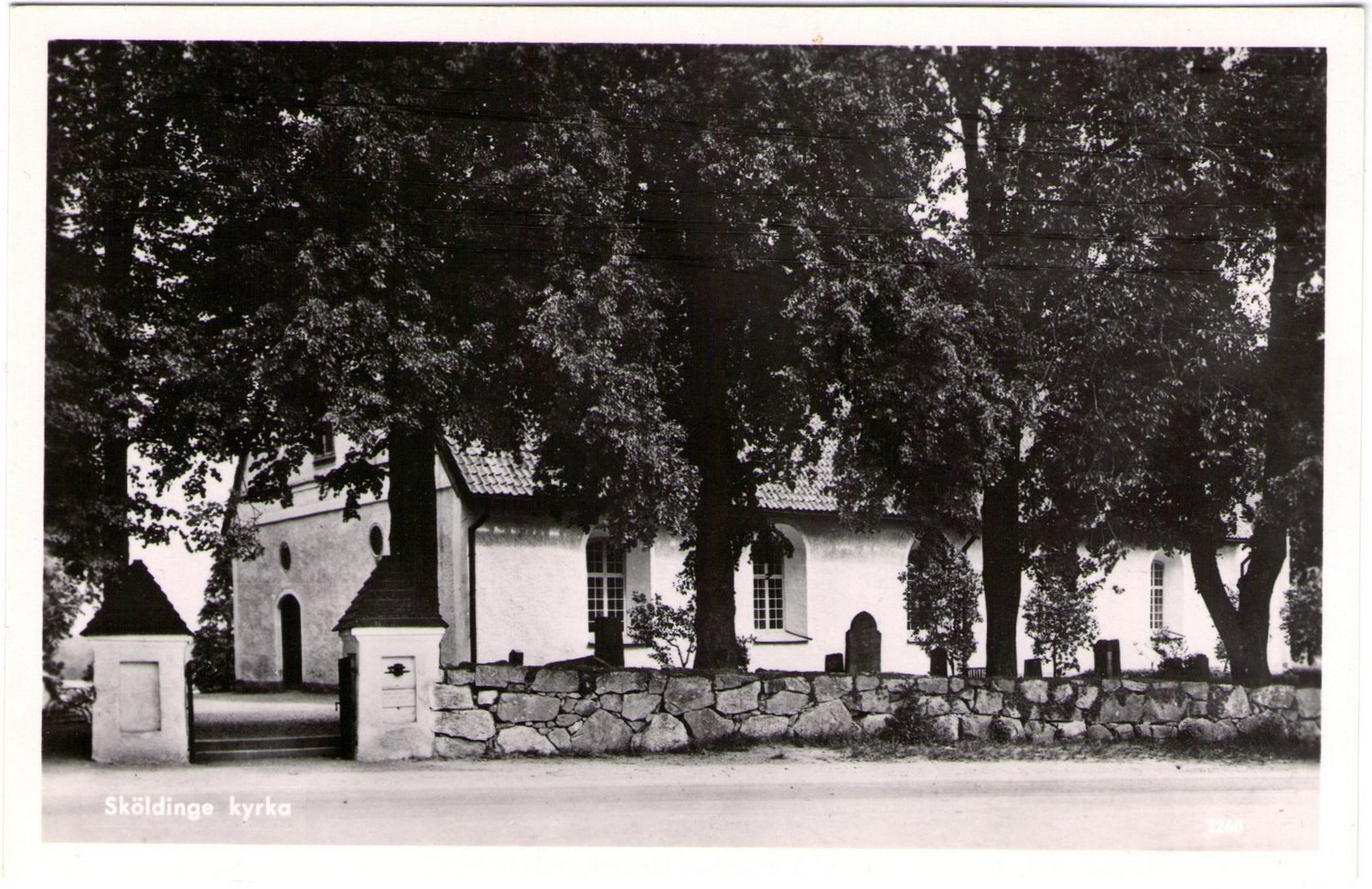 skoldinge_kyrka_handeln.jpg