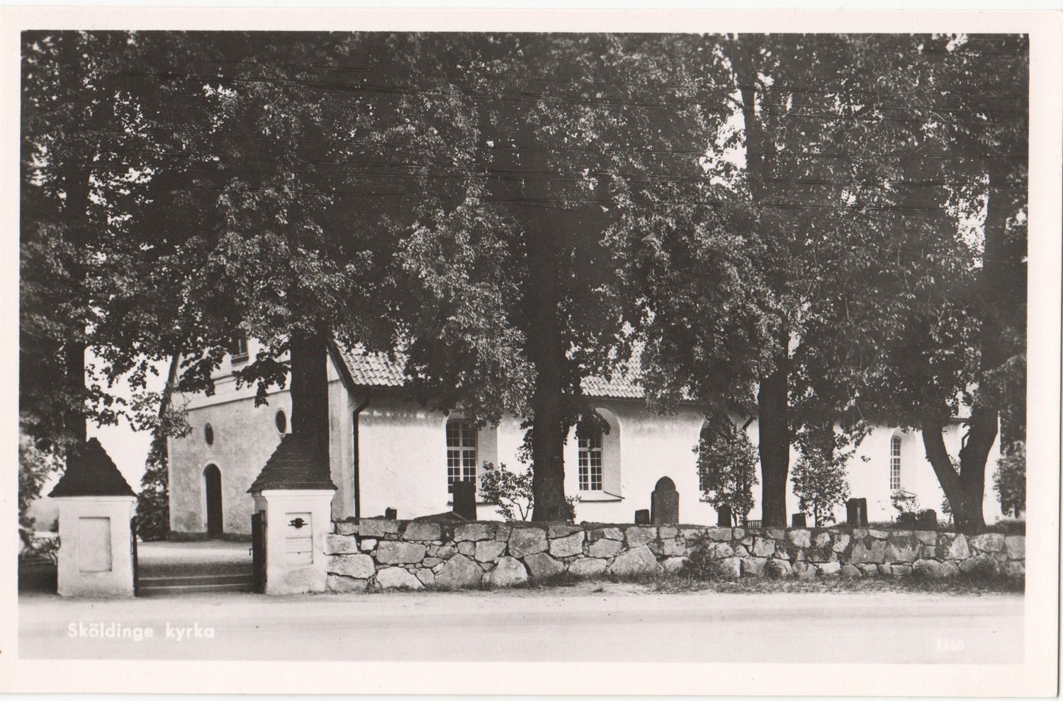 skoldinge_kyrkan.jpg