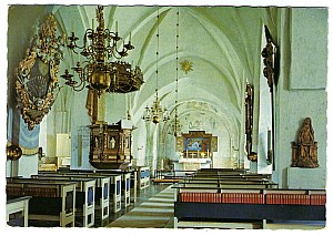 torshalla_kyrka_inne_ultra.jpg